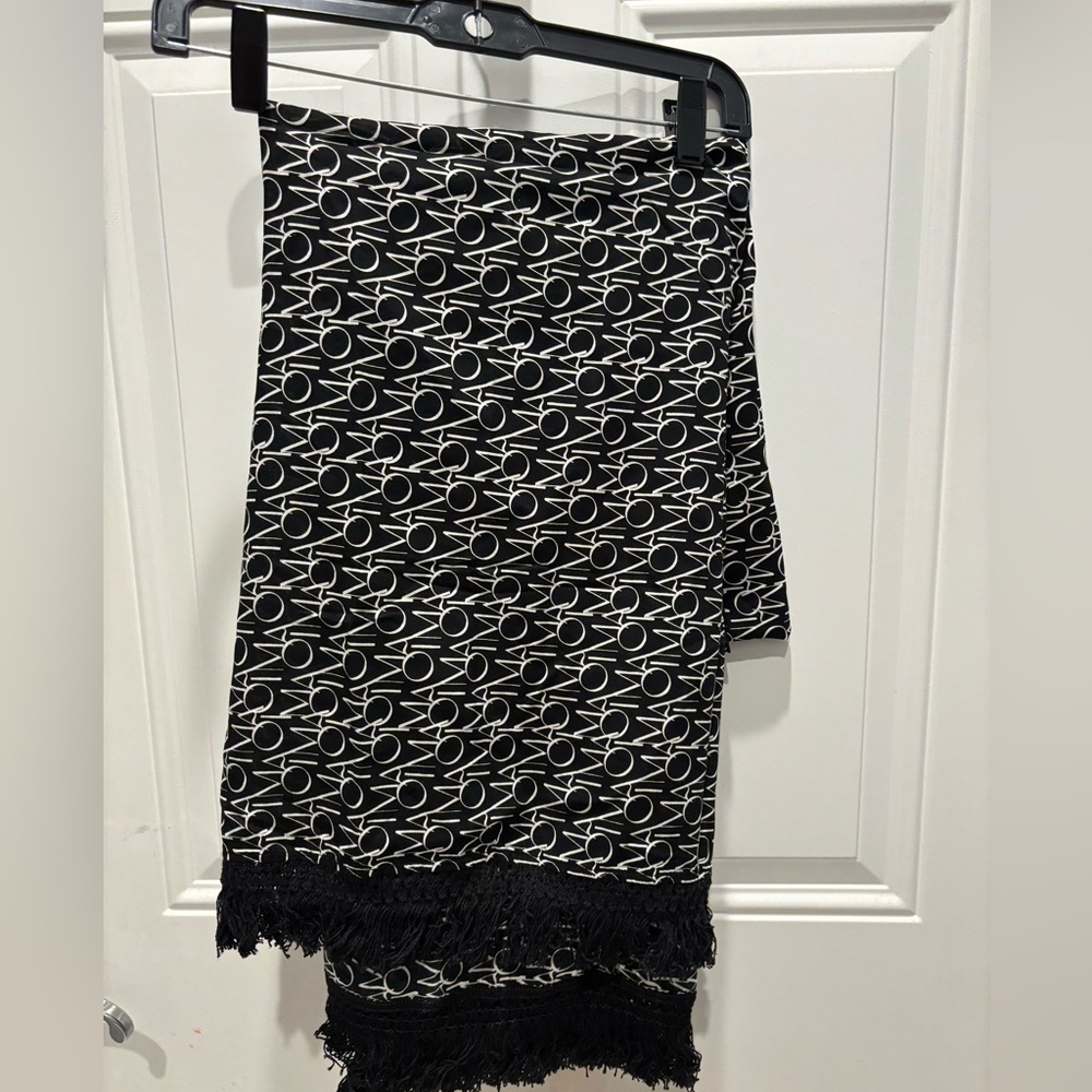 Maoi monogrammed sarong